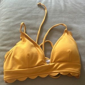 Cupshe yellow scalloped bikini top